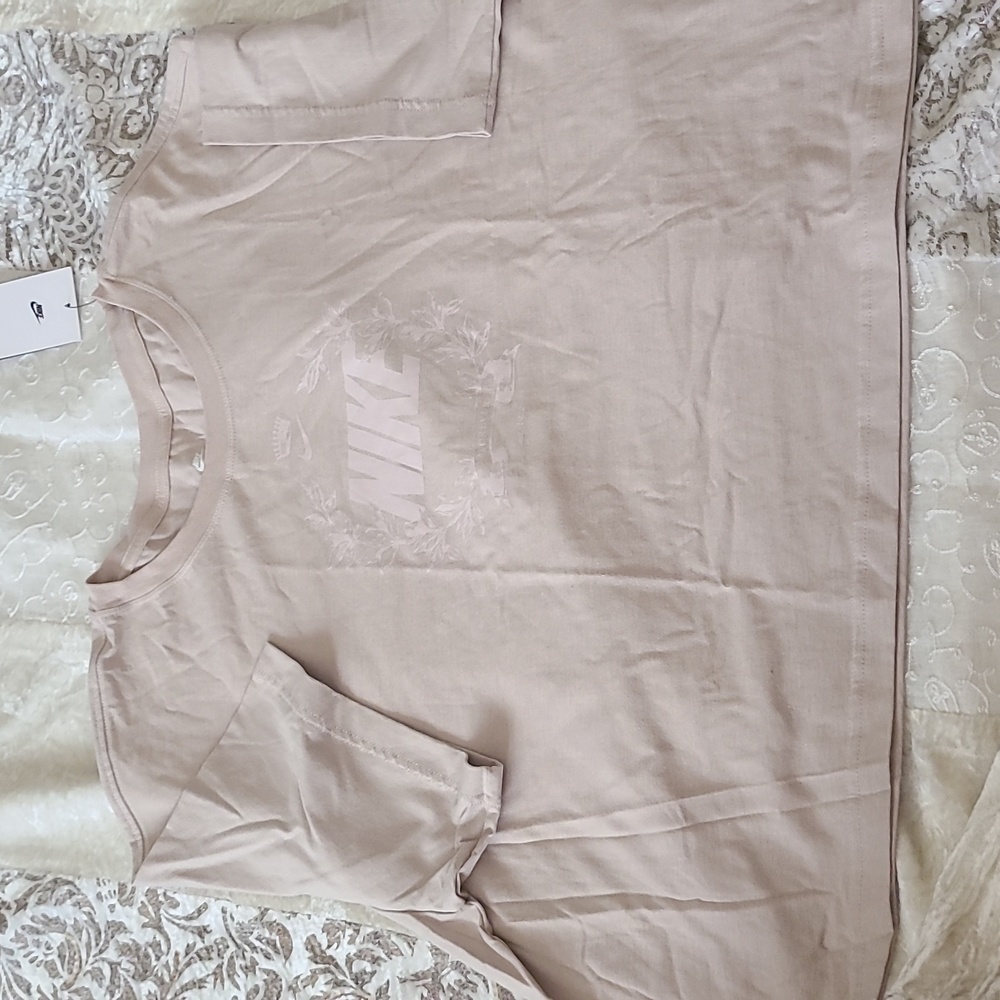 Nike XXL Cropped Print Tee - Pit 28.5" ; Length 22"